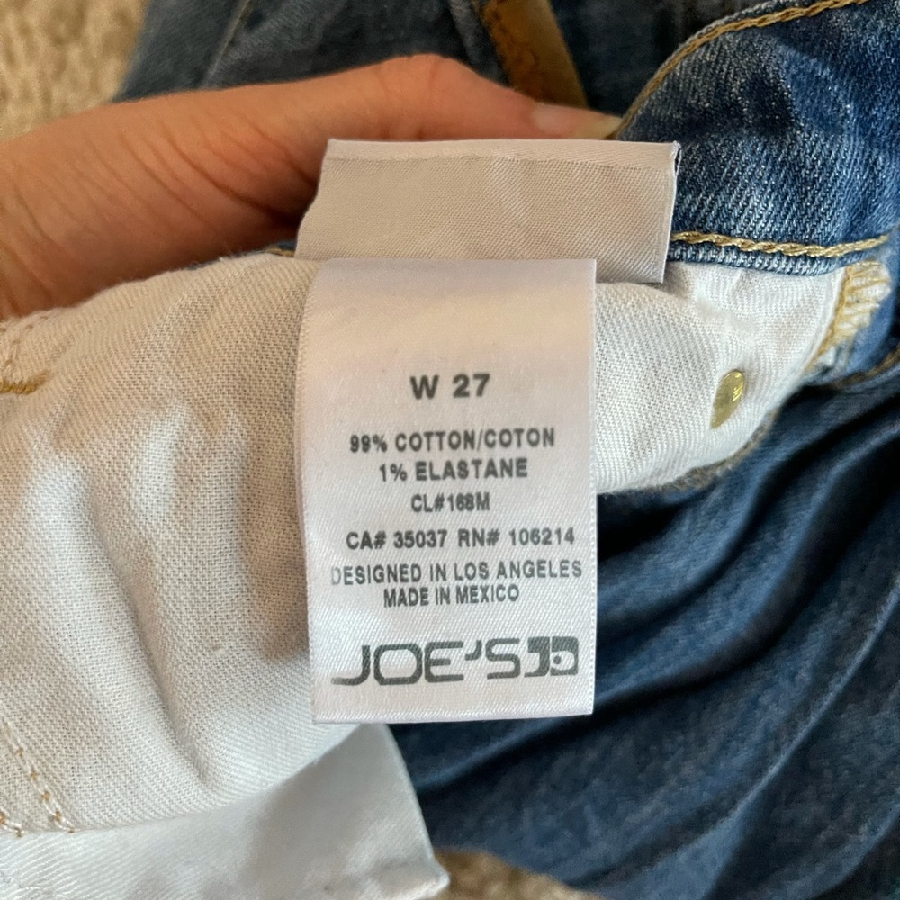Distressed Joe’s Jeans - Picture 10 of 10